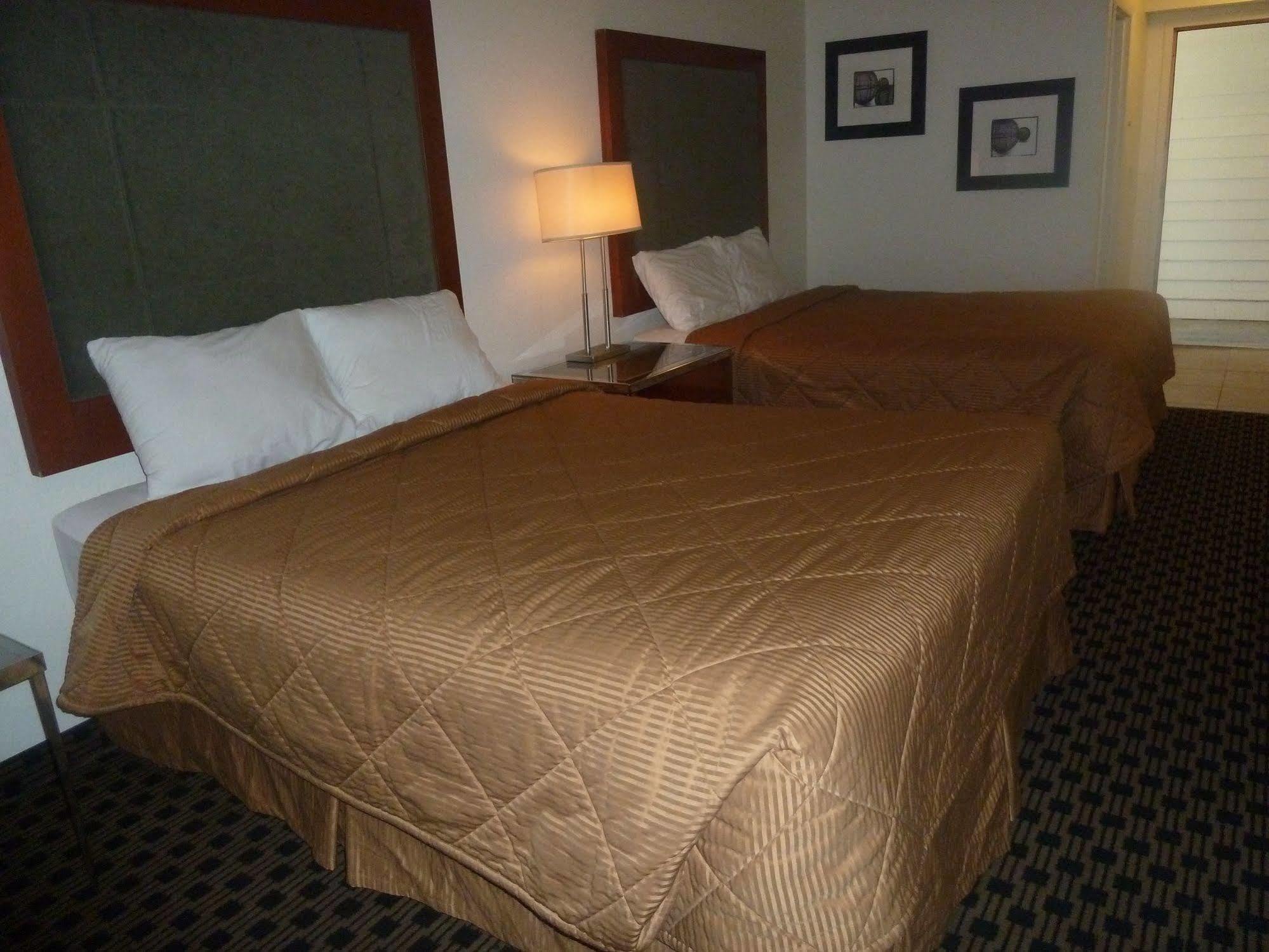 Chestnut Tree Inn Portland Mall 205 Bagian luar foto